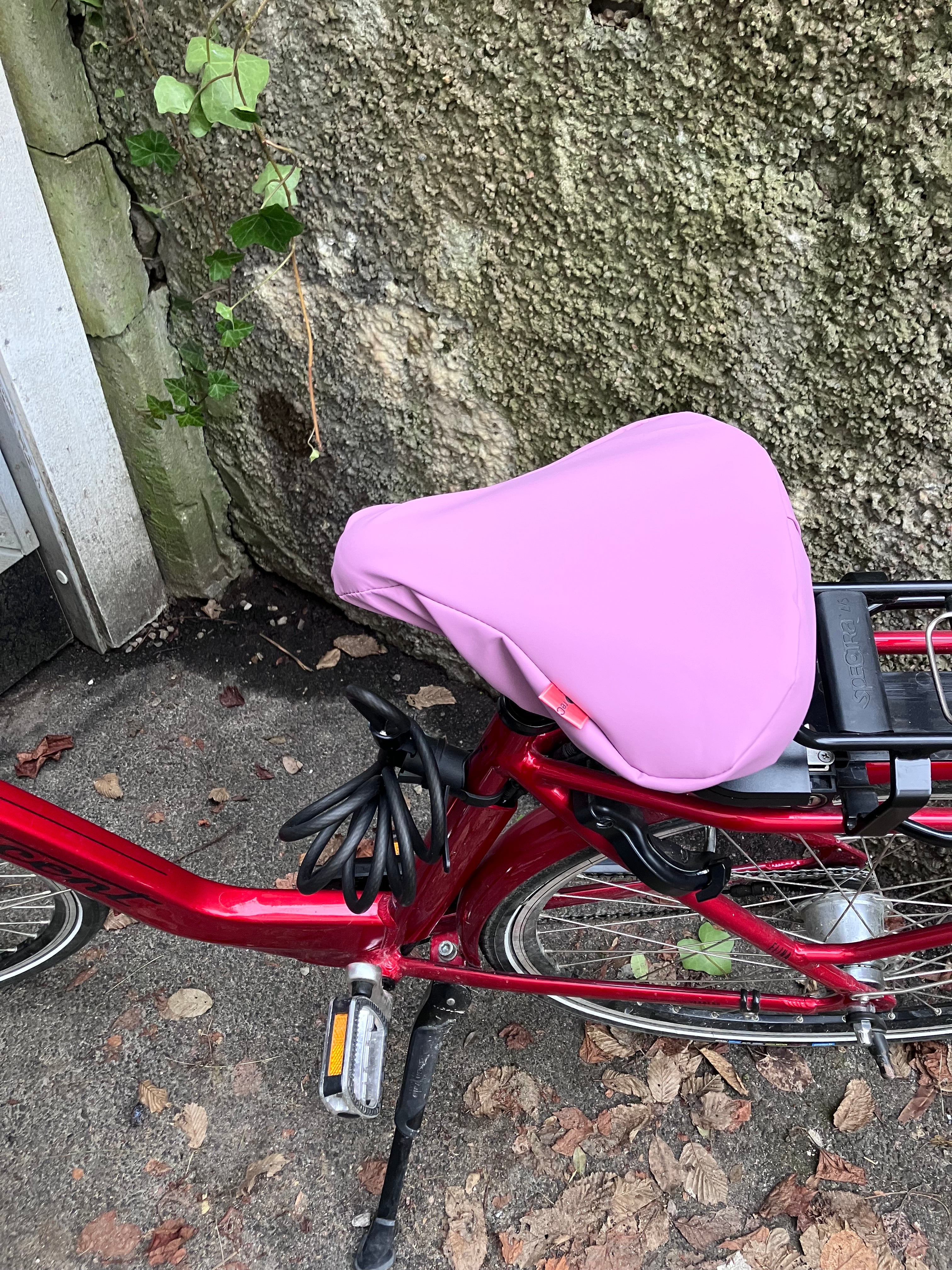 The Bike Seat Cover · pink/purple