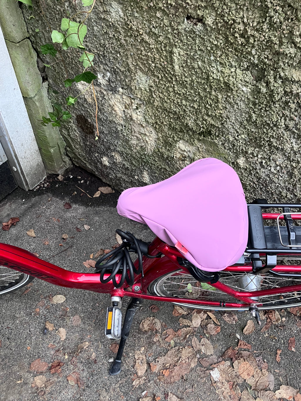The Bike Seat Cover · pink/purple