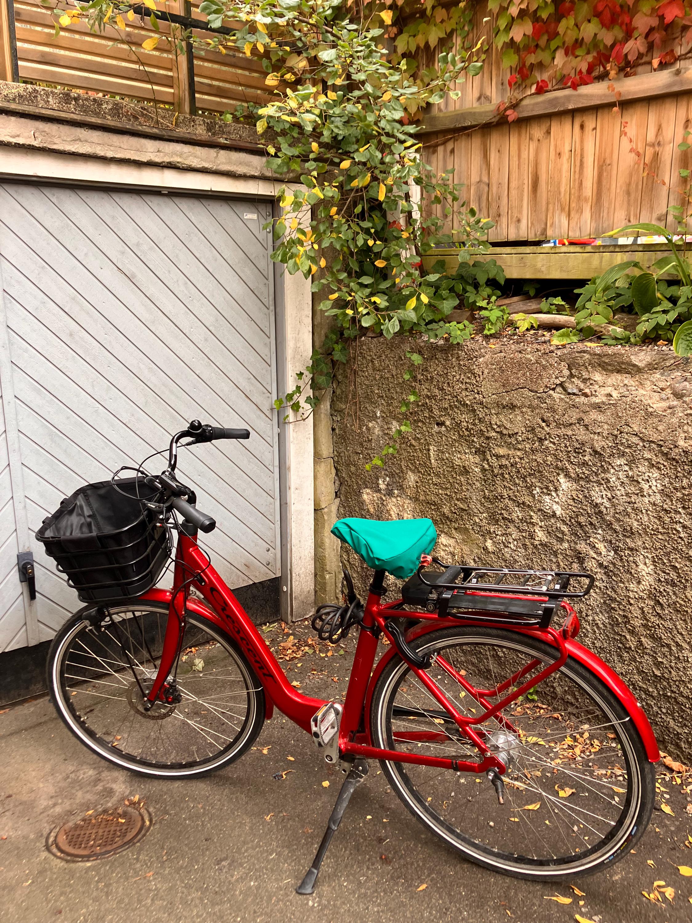 reusable bicycle seat cover: upcycled waterproof & durable