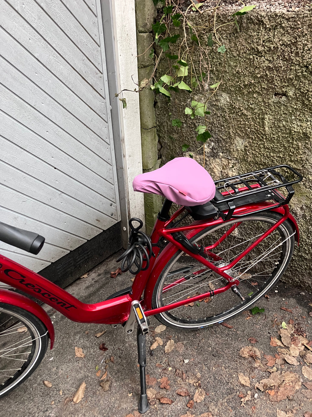 The Bike Seat Cover · pink/purple