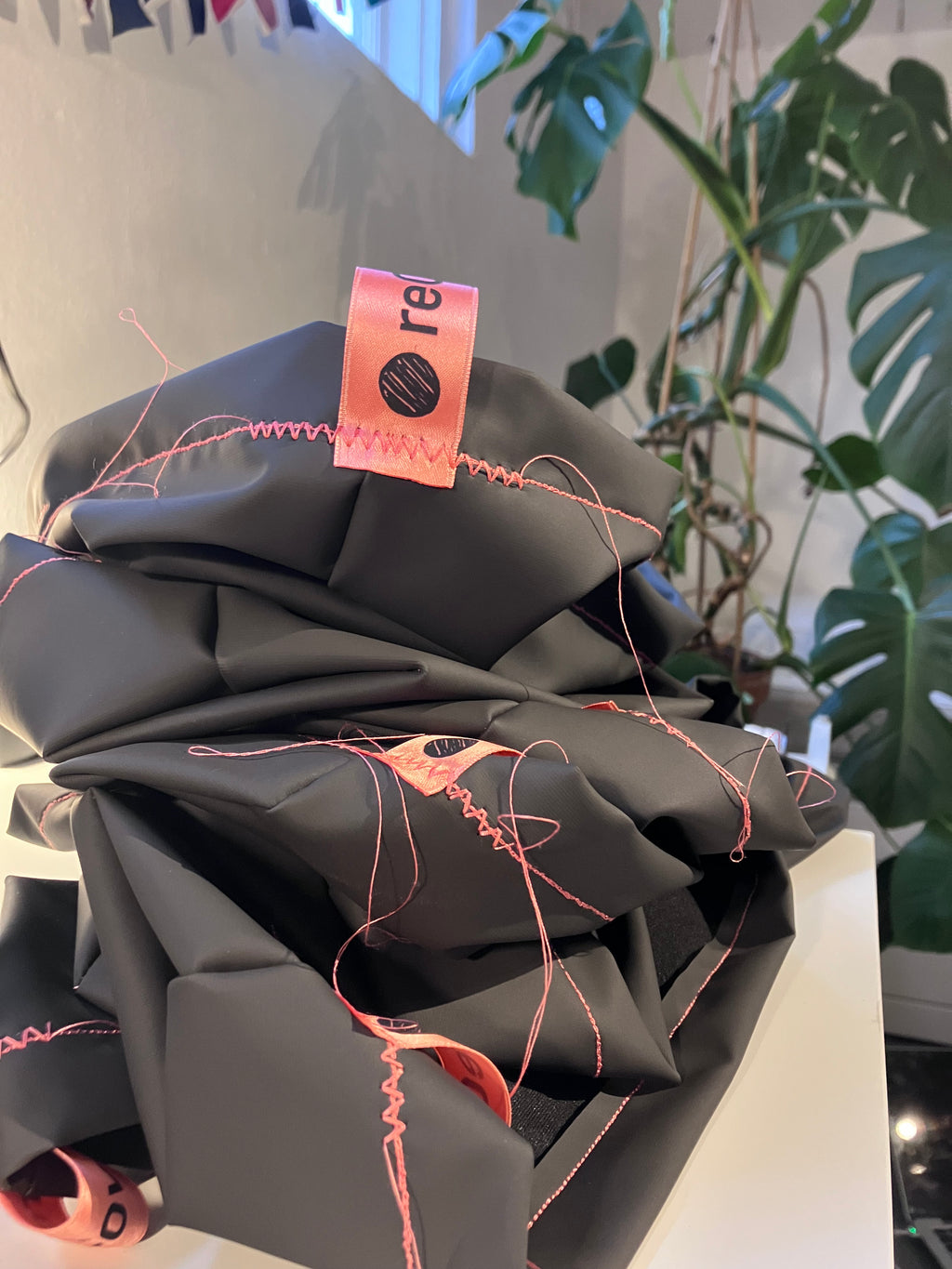The Shoe Cover · black