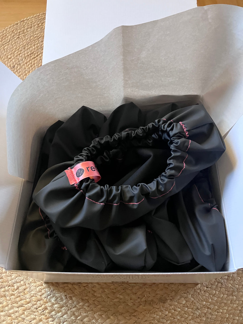 The Shoe Cover · black